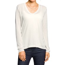 53%OFF レディースカジュアルシャツ なう光を注ぐシャツ - Vネック、ロングスリーブ（女性用） Nau Illume Shirt - V-Neck Long Sleeve (For Women)画像